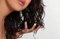 How to Scrunch Hair: Guide for Straight, Wavy, and Curly Textures