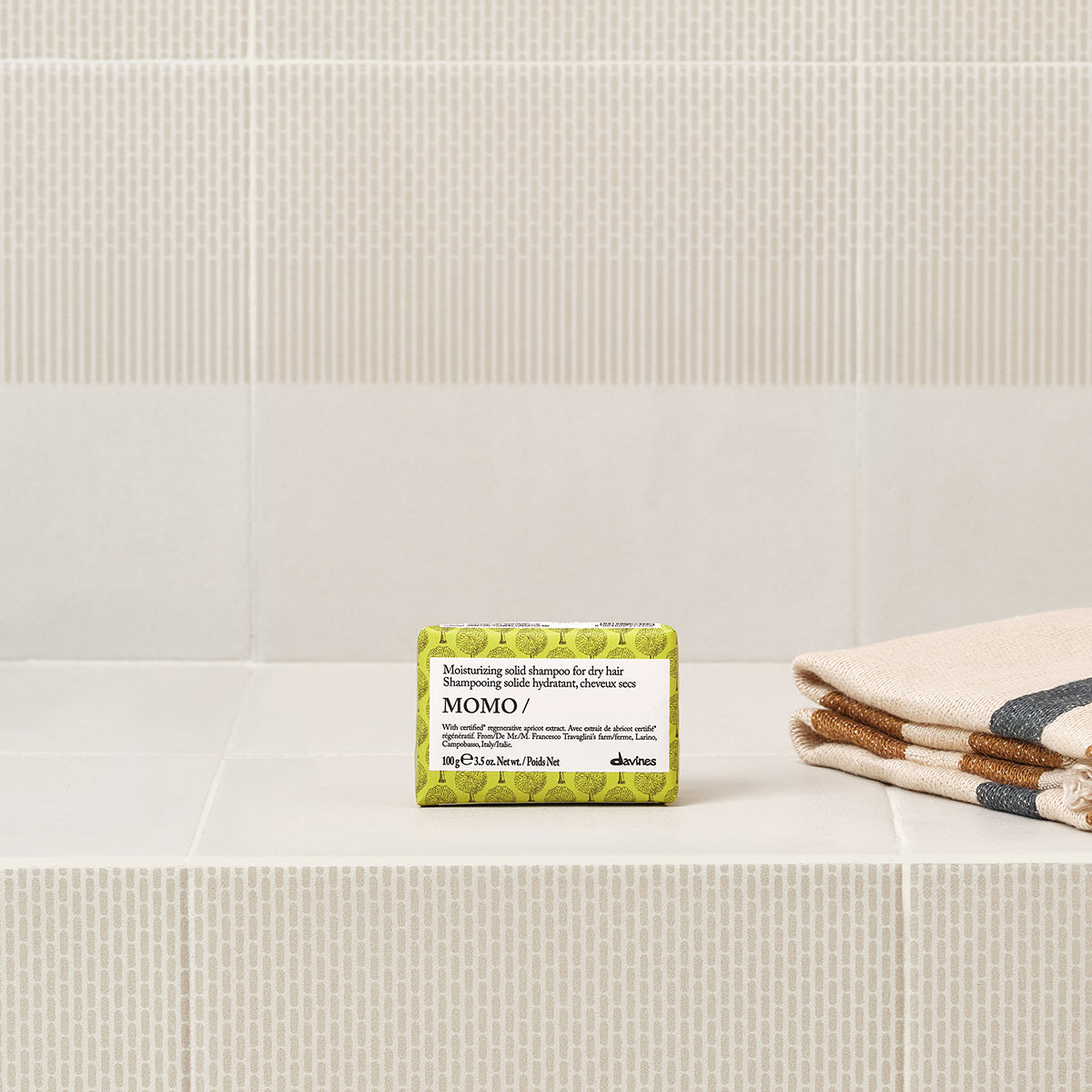 
Davines Canada MOMO Solid Shampoo - Moisturizing solid shampoo for dry hair