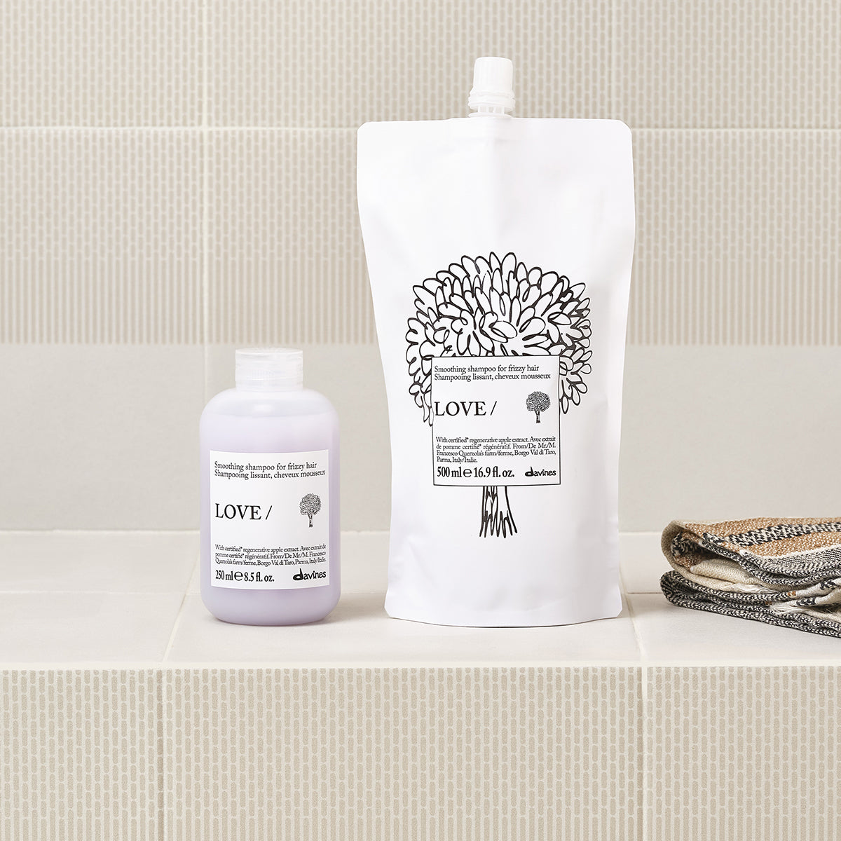 
Davines Canada LOVE SMOOTHING Shampoo Refill - Smoothing shampoo for frizzy hair