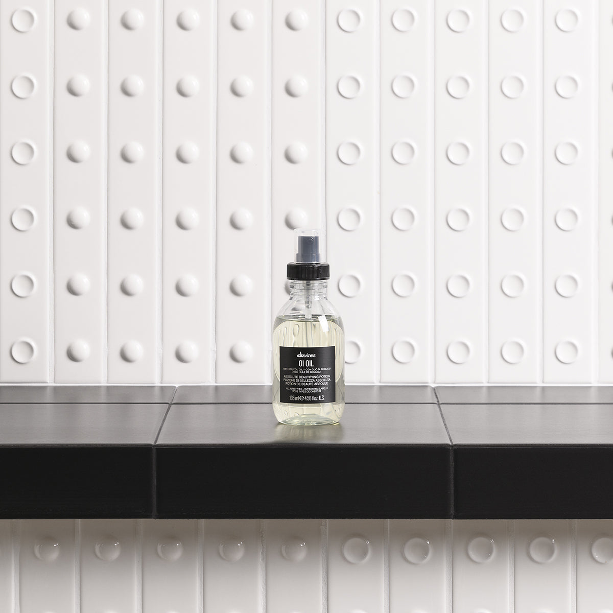 Translation missing: en.products.general.vendor: OI OI Oil Multifunctional hair oil designed to fight frizz and boost shine-100x.jpg?v=1757359030
