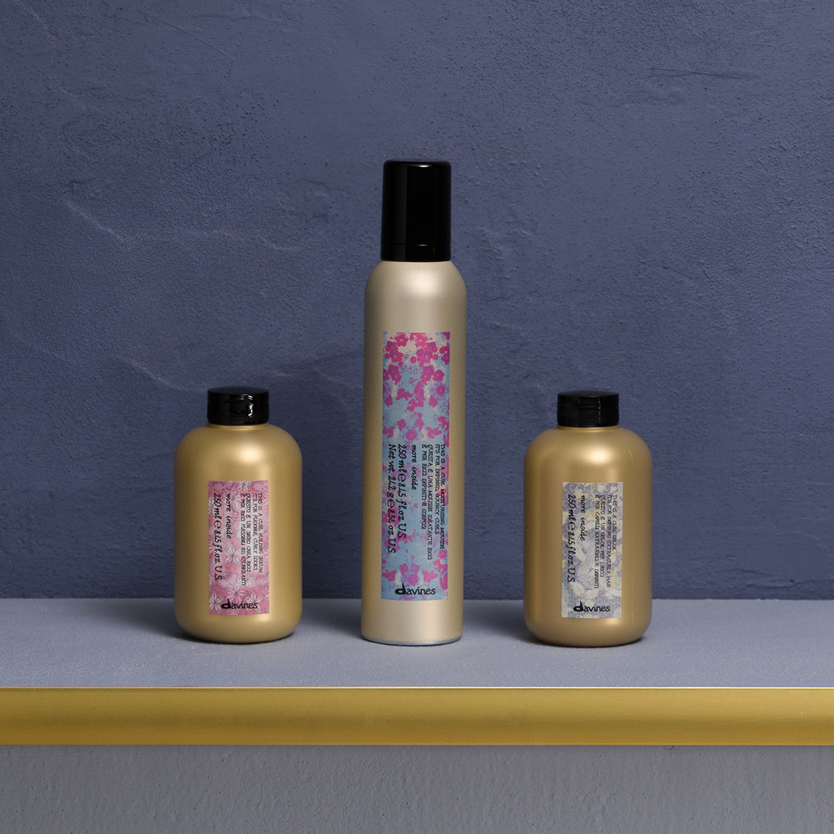 
Davines Canada This is a Curl Gel Oil - Transformative gel- to-oil for well-defined, hydrated curls. Ideal for curly to coily hair