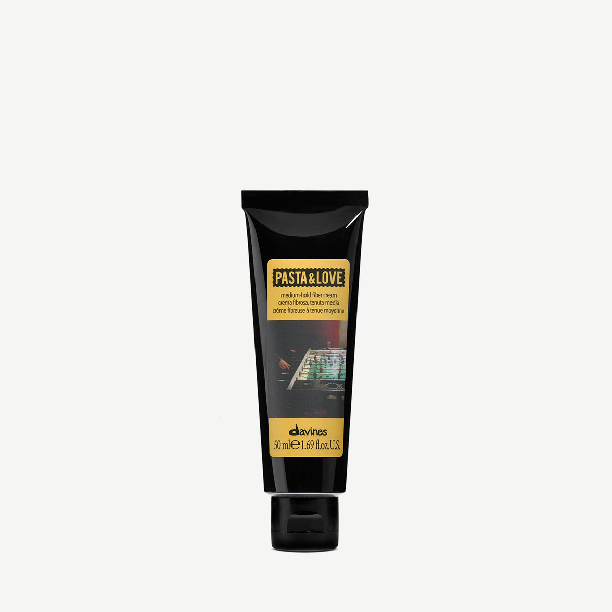Medium-hold styling cream with fibrous texturizing effect Medium